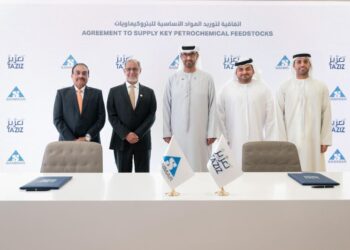 سنمار تعقد شراكة مع تعزيز الإماراتية لتوريد المواد البتروكيماوية