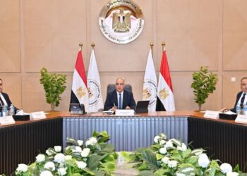 عقد اجتماع اللجنة العليا لتراخيص الشواطئ برئاسة الدكتور هاني سويلم وبحضور ممثلى الوزارات والمحافظات والجهات المعنية