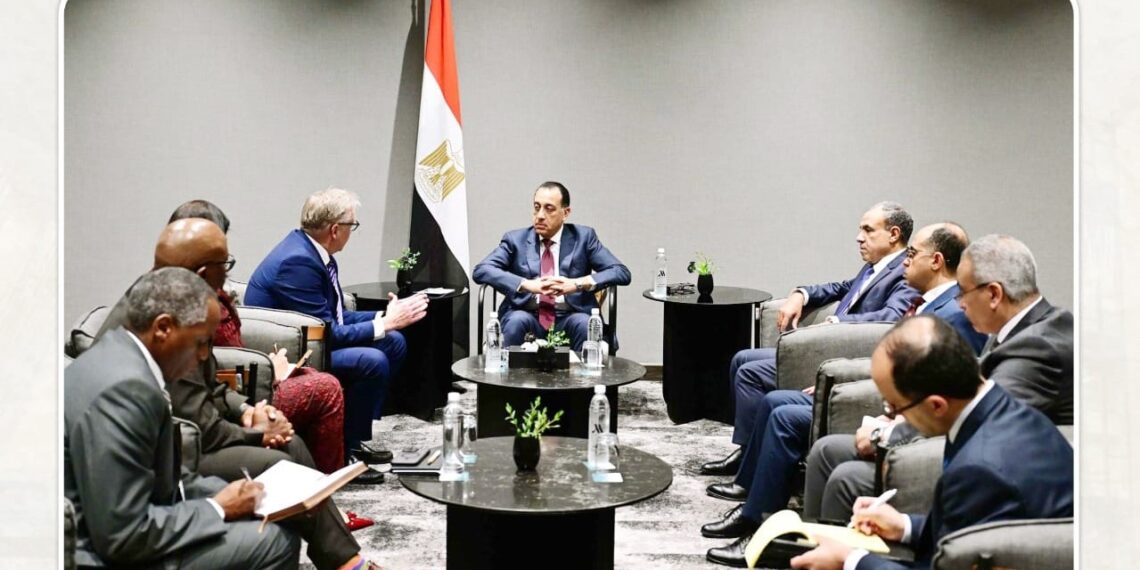 لقاء مدبولي مع مسئولي شركة أنجلو جولد أشانتي