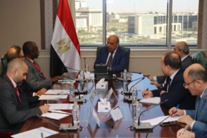 وزير الكهرباء يبحث مع وفد مؤسسة التمويل الدولية تعزيز التعاون في مجالات الكهرباء 