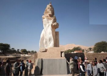 تمثال أمنحتب الثالث