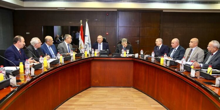 وزير النقل يترأس إجتماع الجمعية العامة العادية والغير عادية لشركة موانئ مصر البحرية