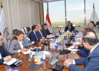 «بلومبرج جرين العالمية» تبث مع وزير التموين مشروع إنشاء مركز عالمي لتخزين وتداول الحبوب بمنطقة شرق بورسعيد