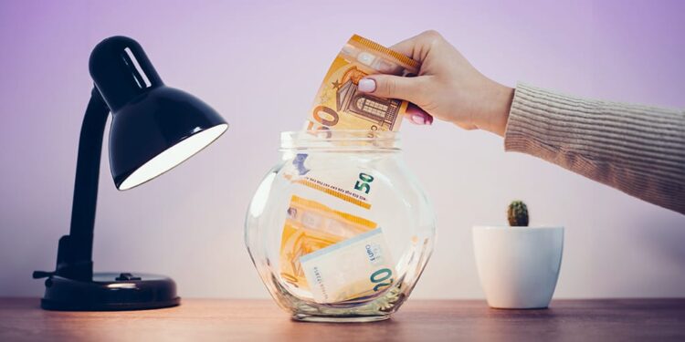 أفضل الطرق للتوفير وإدارة المصاريف اليومية للشباب