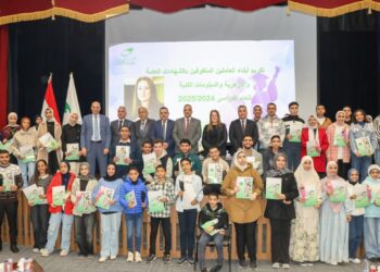 «رئيس البريد» تكرم أبناء العاملين المتفوقين دراسياً.. على مستوى الجمهورية