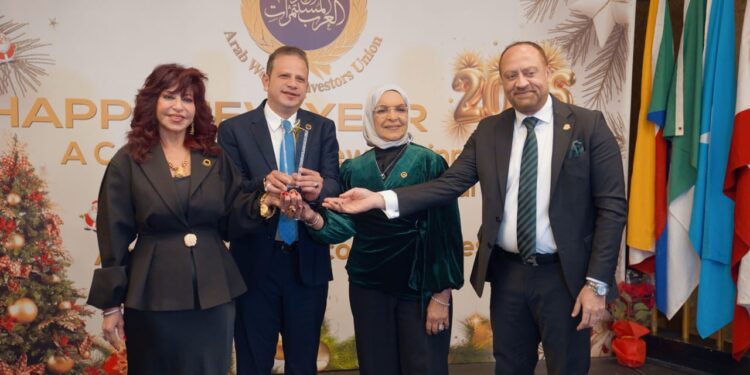  اتحاد المستثمرات العرب يكرم «المهندس رامى غالى» 