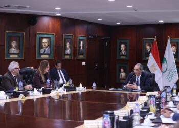 الدكتور عمرو طلعت: تم إضافة 1000 منفذ بريد جديد ونشر أكثر من 3000 ماكينة صراف آلى فى مكاتب البريد منذ عام 2018