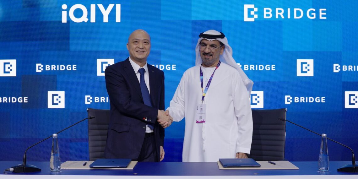 تحالف «بريدج» و «iQIYI» يعلنان عن شراكة استراتيجية