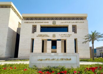 المنطقة الاقتصادية لقناة السويس تنفي رسو سفينة تحمل معدات عسكرية وأسلحة بميناء بورسعيد التابع للهيئة ومتجهة لميناء إحدى الدول