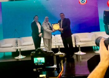 تكريم الدكتورة داليا لطفى رئيس روتاري هليوبوليس النزهة