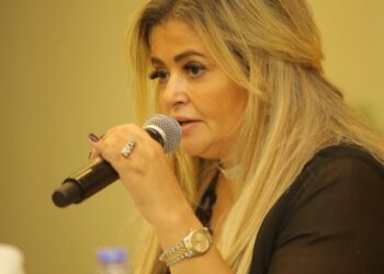 دينا عبد الفتاح