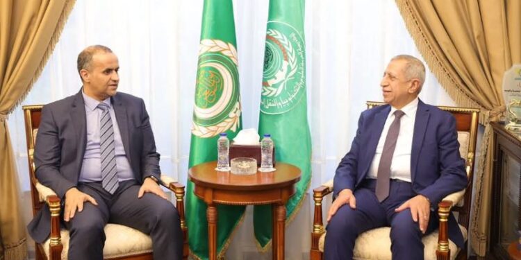 رئيس الأكاديمية العربية يستقبل عميد كلية الدراسات البحرية بجامعة الملك عبدالعزيز