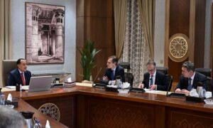 رئيس الوزراء يستقبل النائب الأول لرئيس البنك الأوروبي