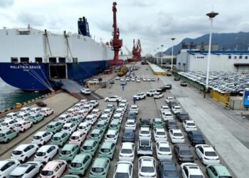 رفع حصص استيراد سيارات الركوب