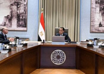 مدبولي يتابع خطة التوسّع في طرح المزيد من الشركات بالبورصة المصرية