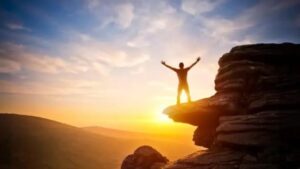 هل يعيش جيل اليوم أزمة دخل.. أم إدارة مال؟