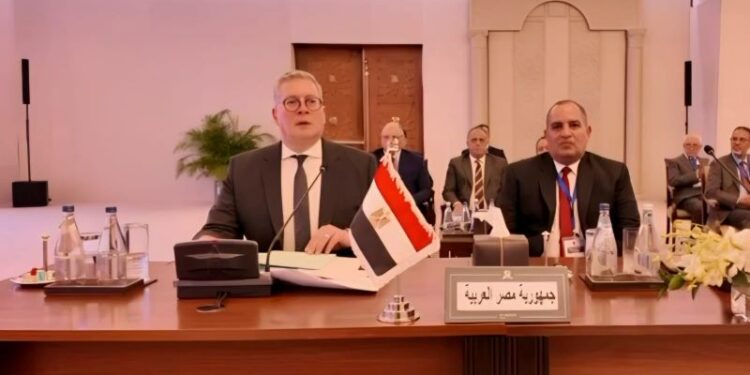 وزير البترول والثروة المعدنية خلال الاجتماع الوزاري لمنظمة (أوابك) بالكويت