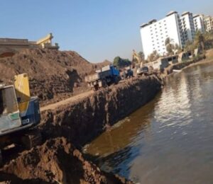 الدكتور سويلم يتابع أعمال إزالة التعديات على مجرى نهر النيل وأراضي طرح النهر 