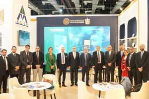 رئيس مجلس الوزراء يتفقد جناح هيئة الرقابة المالية بمعرض القاهرة الدولي للكتاب