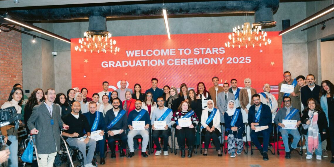 «إي آند مصر» تحتفل بتخريج أولى دفعات برنامج «Stars» لذوي الاحتياجات الخاصة