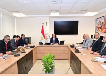 الدكتور سويلم يتابع أعمال إزالة التعديات على مجرى نهر النيل وأراضي طرح النهر