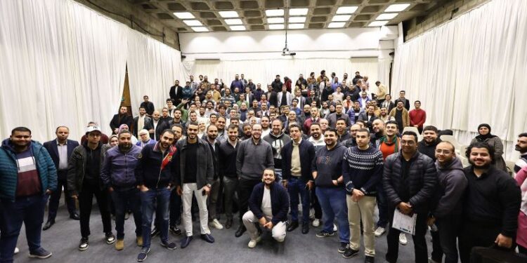«الفرص فين» تُحذر من شراء الذهب والفضة عبر المنصات الإلكترونية