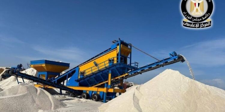 النصر للملاحات مستمرة في شحن كميات إضافية من الملح المغسول