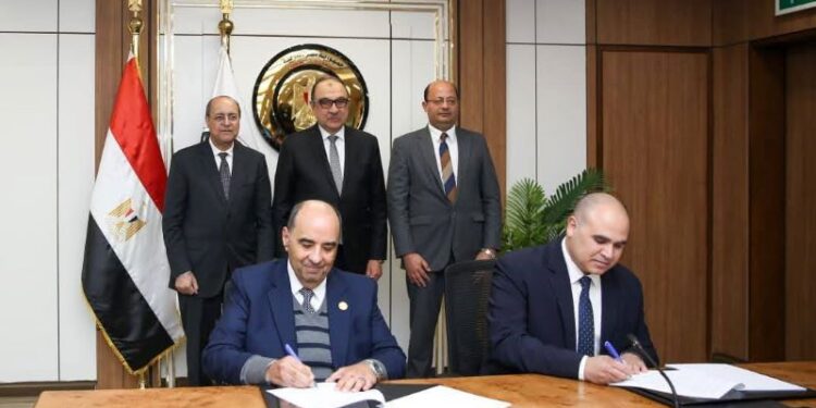 توقيع اتفاقية استراتيجية لشراء الطاقة الكهربائية المتجددة لمدة 30 عامًا