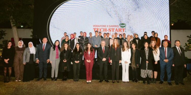مؤسسة ڤودافون مصر ومؤسسة ساويرس تحتفلان باختيار الدفعة الأولى من منحة Tech-Start الدراسية