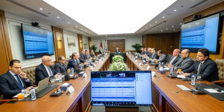 مجلس إدارة اقتصادية قناة السويس يستعرض الموقف الترويجي