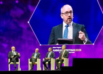 وزير البترول يشارك في جلسة نقاشية تحت عنوان تنفيذ معادلة الطاقة