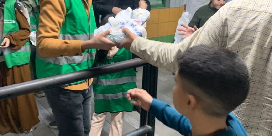 بالصور……. للعام السادس على التوالي وزارة النقل تطلق حملة هنفطر فى المحطة من خلال الشركة المصرية لإدارة وتشغيل مترو الأنفاق