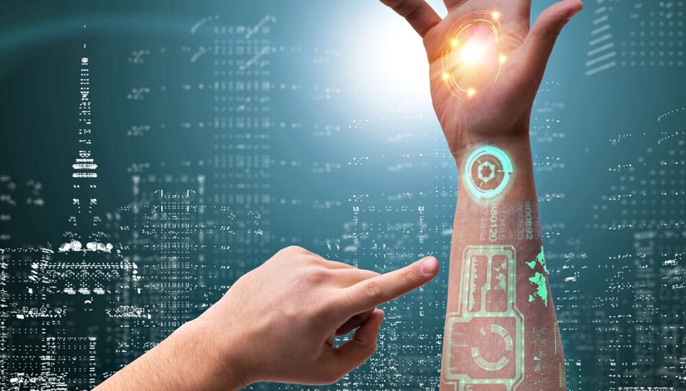 كيف يمكن للتكنولوجيا القابلة للارتداء أن تفتح أسواق جديدة في القطاع الصحي؟