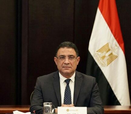 رئيس الوزراء يصدر قرارًا بتعيين حمدي بدوي مساعدًا لرئيس الهيئة العامة للرقابة المالية