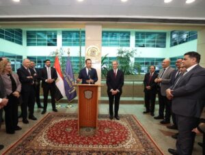 خلال مراسم التسليم والتسلم