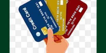 البطاقات الائتمانية