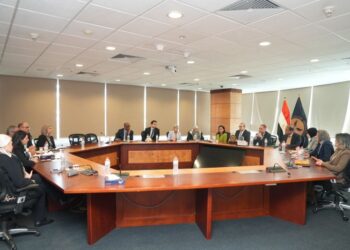 «الرقابة المالية» و «البنك المركزي» يناقشان تعزيز الشمول المالي