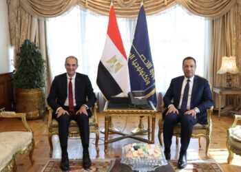 خلال مراسم التسليم والتسلم