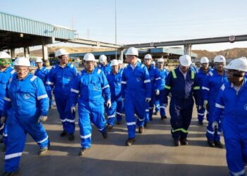 زيارة مفاجئة من وزير البترول والثروة المعدنية لمصنع بوتاجاز القطامية