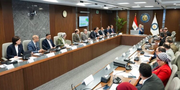 وزير البترول والثروة المعدنية خلال جمعية الشركة الفرعونية للبترول