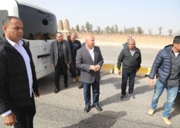 وزير النقل يتفقد مواقع العمل بمشروع تطوير ورفع كفاءة الطريق الدائري الإقليمي