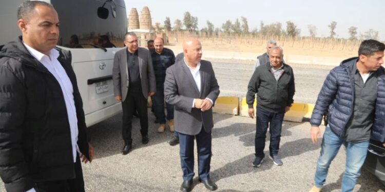 وزير النقل يتفقد مواقع العمل بمشروع تطوير ورفع كفاءة الطريق الدائري الإقليمي