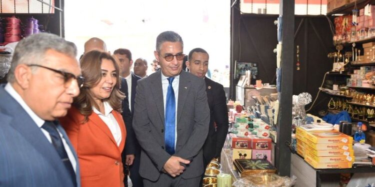 وزيرا التموين والتنمية المحلية ومحافظ الدقهلية يفتتحون معرض أهلاً رمضان