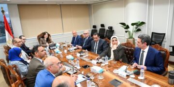 وزيرة الإسكان خلال لقاءها مع مسئولي الشركة السعودية المصرية للتعمير