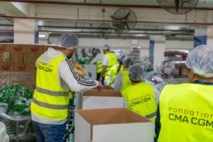 توزيع أكثر من 10200 كرتونة مواد غذائية على الأسر الأكثر احتياجاً 