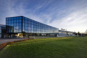 «أوتوموبيلي لامبورغيني» تعزز نموها في عام 2025