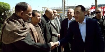 مدبولي يبدأ جولة تفقدية بسوق العبور لتجارة الجملة