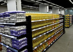 ضخ السلع عبر المجمعات الاستهلاكية