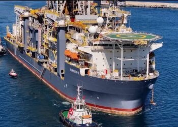 «فالاريس دي إس 12» تصل إلى مصر إيذانًا بانطلاق حفر 4 آبار غاز جديدة بالبحر المتوسط