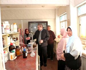 رئيس هيئة المواصفات والجودة يتفقد سير العمل